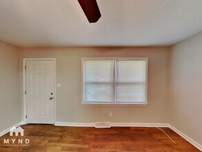 1835 Mountainbrook Dr in Gastonia, NC - Foto de edificio - Building Photo