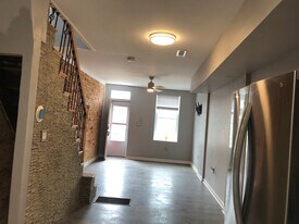 405 S Vincent St in Baltimore, MD - Building Photo