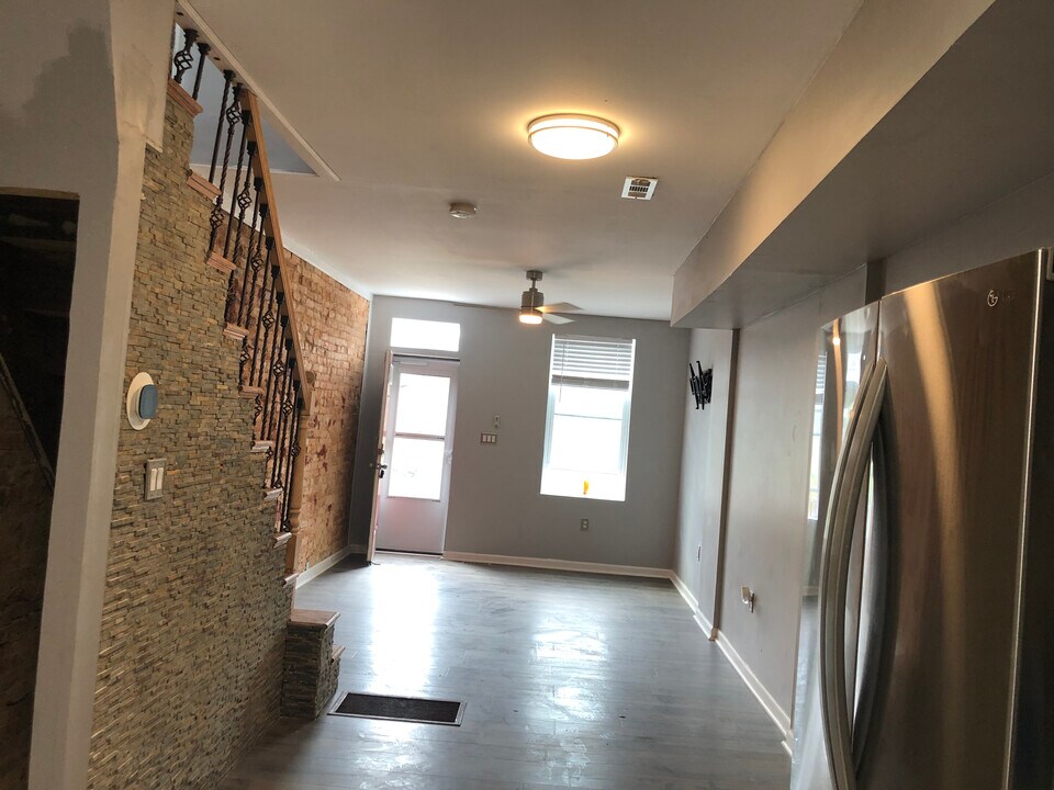 405 S Vincent St in Baltimore, MD - Building Photo