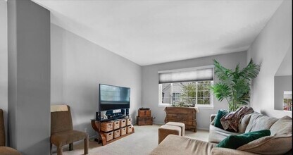 3385 Ravinia Cir in Aurora, IL - Building Photo - Building Photo