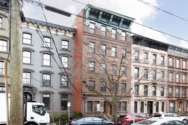 253 8th St in Jersey City, NJ - Foto de edificio - Building Photo