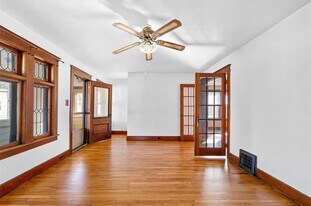 20 Hazel St, Unit Apt 1 Downstairs