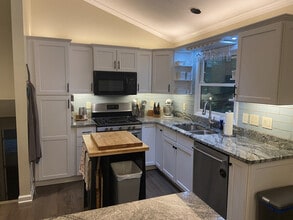 1 Hunters Ridge Dr in Asheville, NC - Building Photo - Building Photo