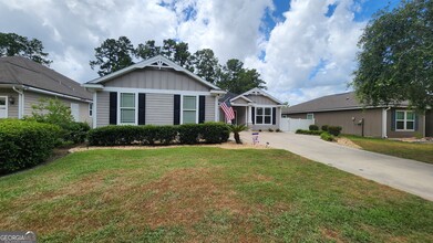 216 Waters Edge Dr in Kingsland, GA - Building Photo - Building Photo