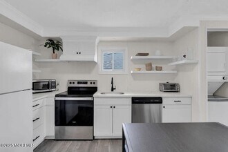 116 1st Ave in Manasquan, NJ - Building Photo - Building Photo