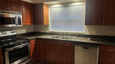 11710 Wesson Cir W in Tampa, FL - Building Photo - Building Photo