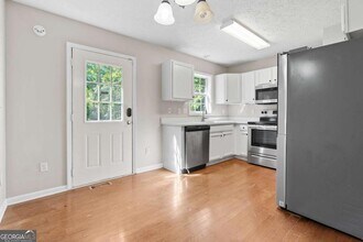 1333 Laura Ln in Austell, GA - Building Photo - Building Photo