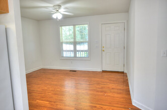 2300 Redbird Ln in Hillsborough, NC - Building Photo - Building Photo