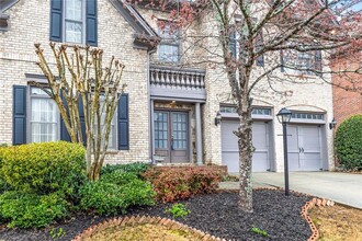 310 Wembley Cir in Atlanta, GA - Building Photo - Building Photo