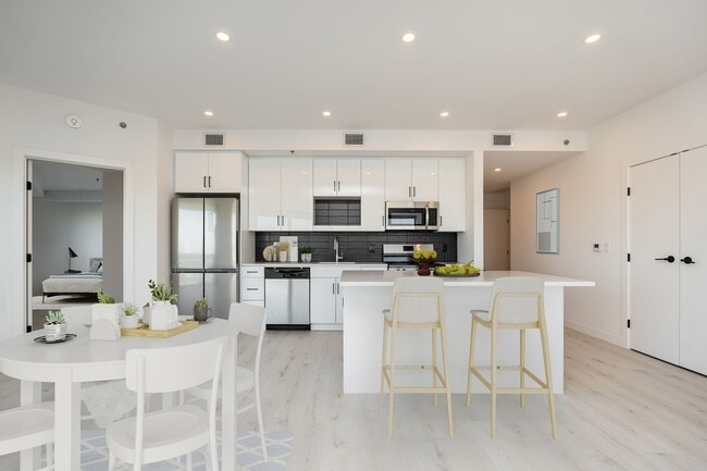 The Pemby Premium Suites in Winnipeg, MB - Foto de edificio - Building Photo