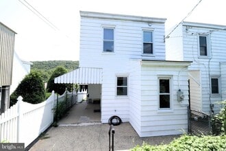 612 Carbon St in Pottsville, PA - Building Photo - Building Photo