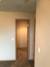 606 W Kimberly Ct in Clever, MO - Building Photo - Building Photo