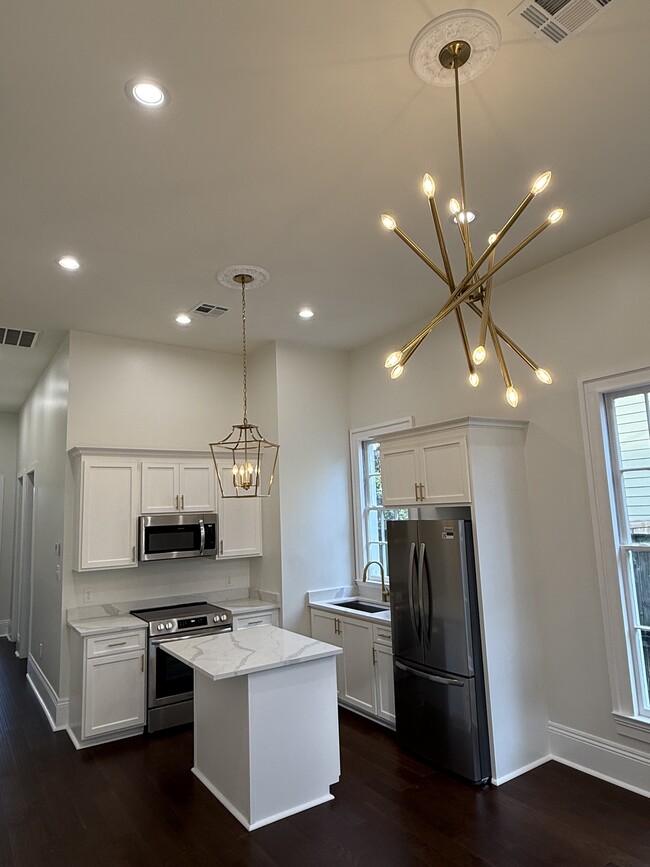 1421 Thalia St, Unit 1421 in New Orleans, LA - Building Photo - Building Photo