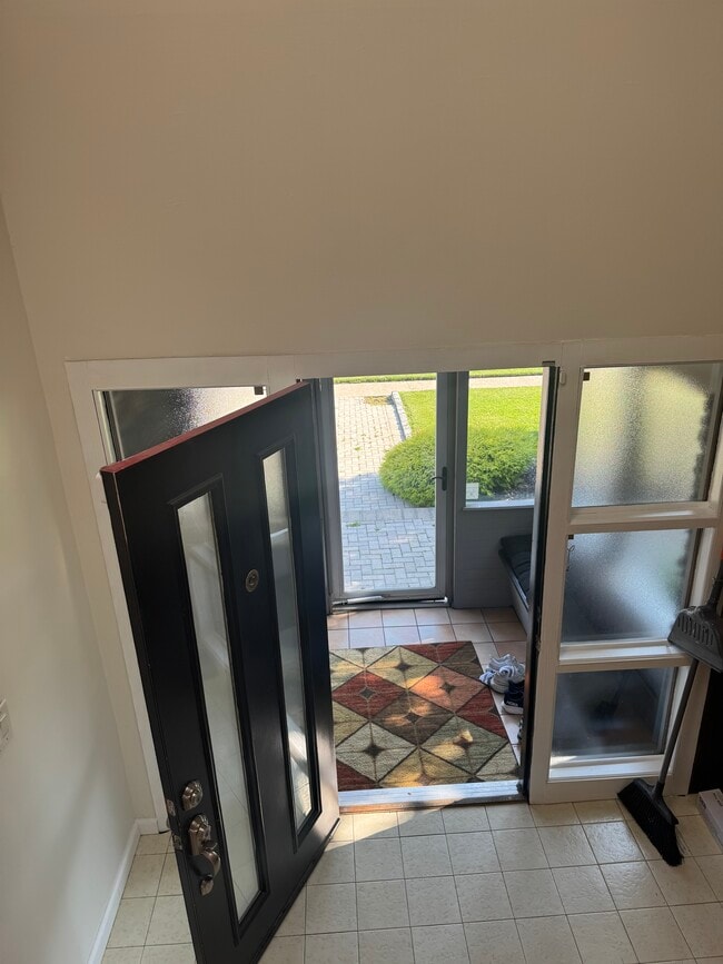 14 Glenn Dr in Woodbury, NY - Building Photo - Building Photo