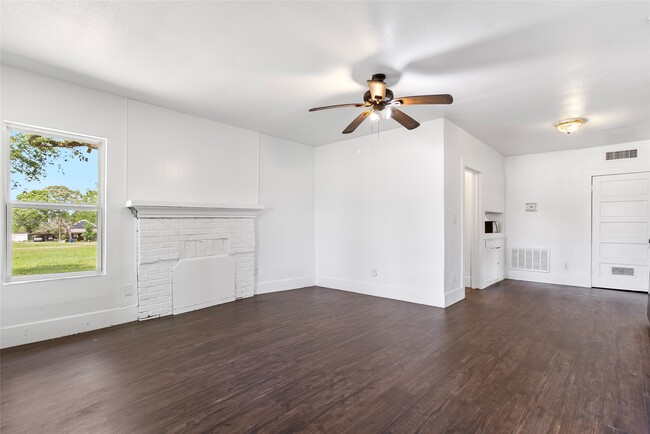 property at 725 S Washington Ave