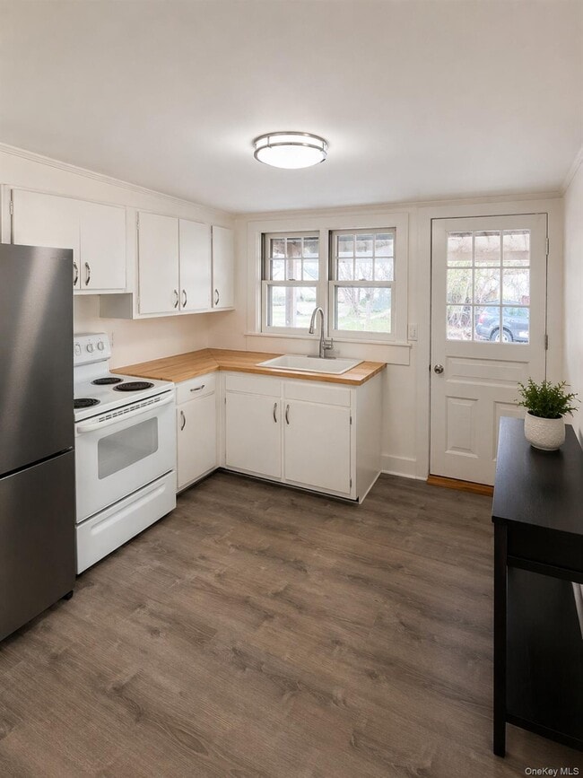 72 Main St in Cold Spring, NY - Building Photo - Building Photo