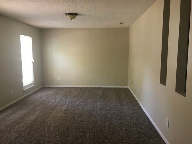 6107 Charred Pine Cir in Charlotte, NC - Building Photo - Building Photo