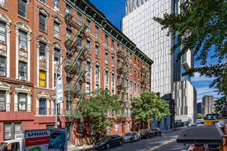 509 E 73rd St in New York, NY - Building Photo - Primary Photo