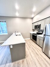2330 Yakima Ct in Tacoma, WA - Building Photo - Building Photo