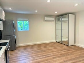 8529 Wyngate St in Los Angeles, CA - Building Photo - Building Photo