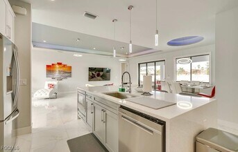 117 SE 4th St in Cape Coral, FL - Building Photo - Building Photo