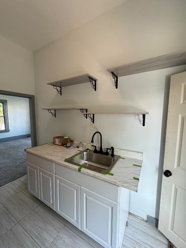 7051 Painter Ave in Whittier, CA - Foto de edificio - Building Photo