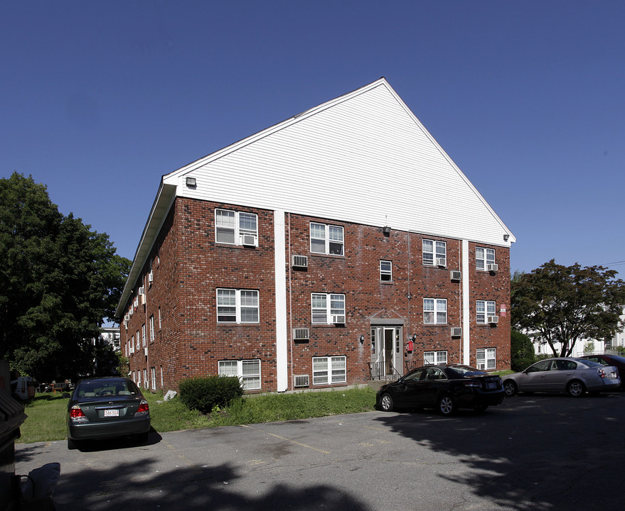 50 Pine St in Lowell, MA - Building Photo