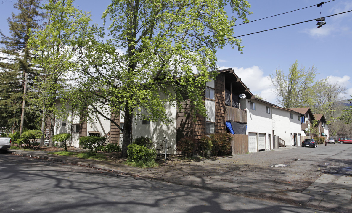 1404 N Oak St in Calistoga, CA - Building Photo