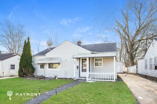 34 Ledgewood Dr in Bedford, OH - Building Photo