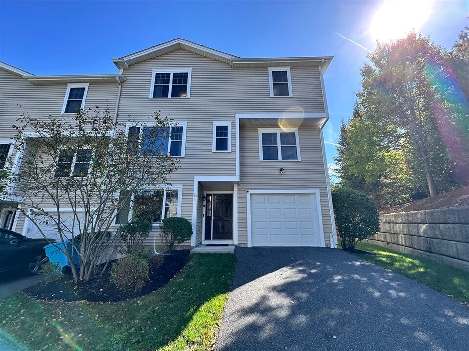 38 Webster St in Needham, MA - Building Photo