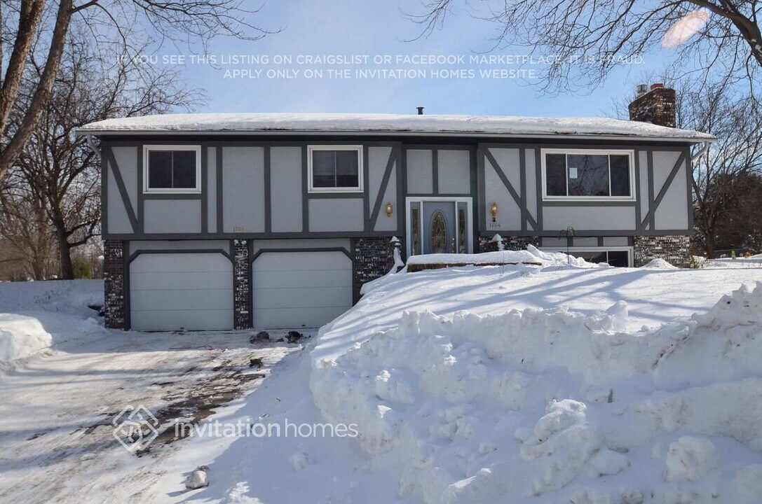 1764 Evergreen Bay in Woodbury, MN - Building Photo