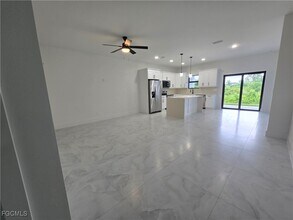 483 Linden Ave S in Lehigh Acres, FL - Building Photo - Building Photo