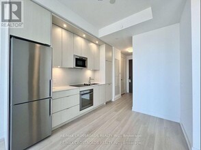 20-2620 Inn On The Pk Dr in Toronto, ON - Building Photo - Building Photo