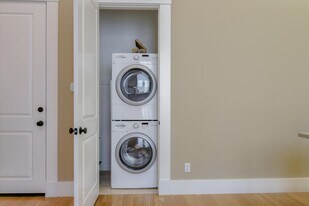 1832 Page St in San Francisco, CA - Building Photo