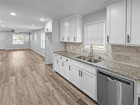 3201 Ryan Ave in Fort Worth, TX - Building Photo