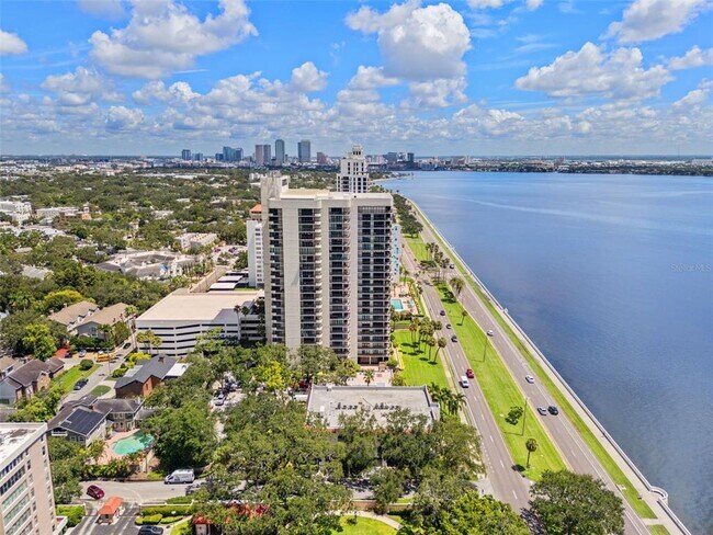 property at 2413 Bayshore Blvd