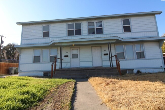 property at 1419 Jadwin Ave