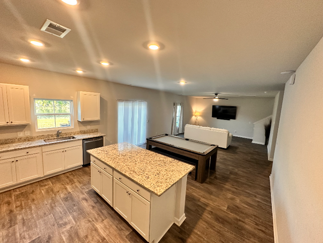 321 Sweetbay Dr in Hardeeville, SC - Building Photo - Building Photo