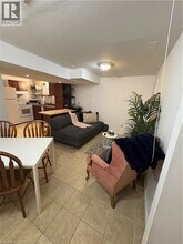 20 Queensdale Ave W in Hamilton, ON - Building Photo - Building Photo