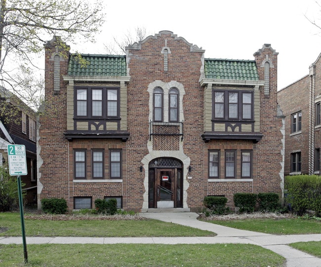 1807 E Jarvis St in Milwaukee, WI - Foto de edificio - Building Photo