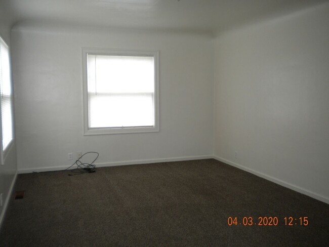 165 W Ash St in Lebanon, OR - Building Photo - Building Photo