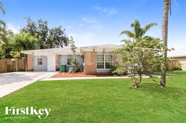 438 SE Streamlet Ave, Unit D1 in Port St. Lucie, FL - Building Photo - Building Photo