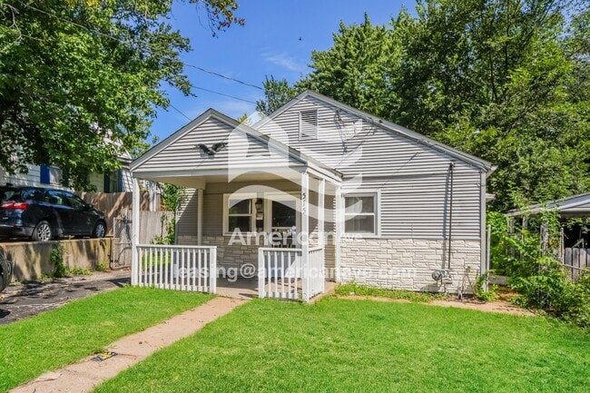 515 Chambers Rd in Ferguson, MO - Building Photo - Building Photo