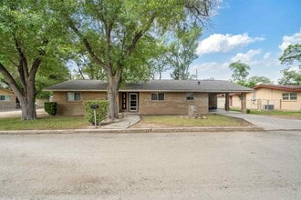 105 Delmar Ln in Del Rio, TX - Building Photo - Building Photo