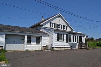 2616 Rushland Rd in Jamison, PA - Foto de edificio - Building Photo