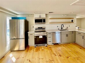 5 John St in Bristol, RI - Building Photo - Building Photo