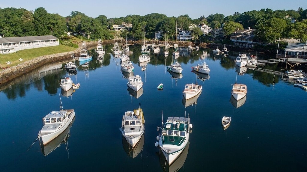 62 Pine Hill Rd S in York, ME - Foto de edificio