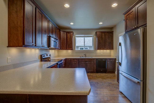 979 Twin Lakes Ave in Bozeman, MT - Foto de edificio - Building Photo