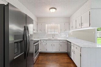 5024 Santos Dr E in Mobile, AL - Building Photo - Building Photo