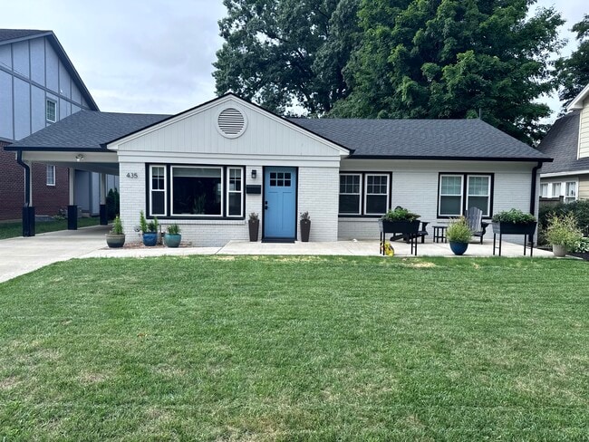 property at 435 W Hampton Dr